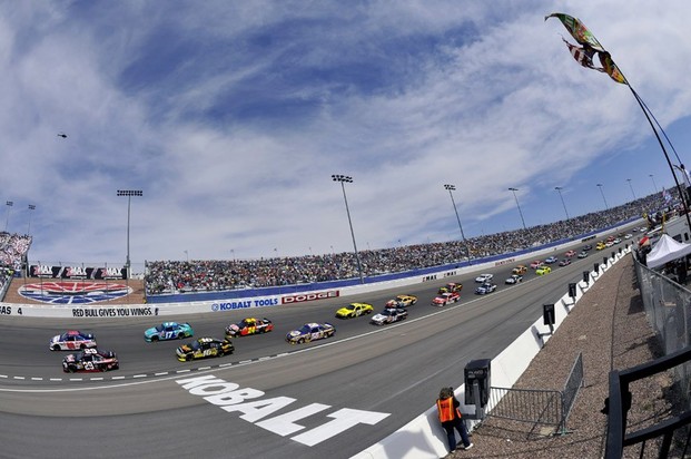 NASCAR, 2012 Kobalt Tools 400, Один из рестартов NASCAR, 2012 Kobalt Tools 400, Один из рестартов