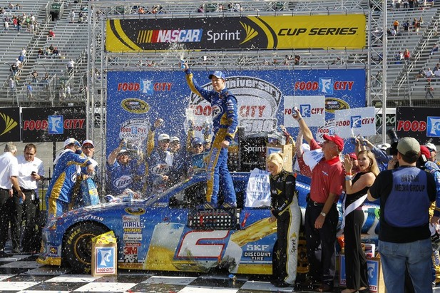 NASCAR, 2012 Food City 500, Брэд Кеселовски - награжденный победитель NASCAR, 2012 Food City 500, Брэд Кеселовски - награжденный победитель