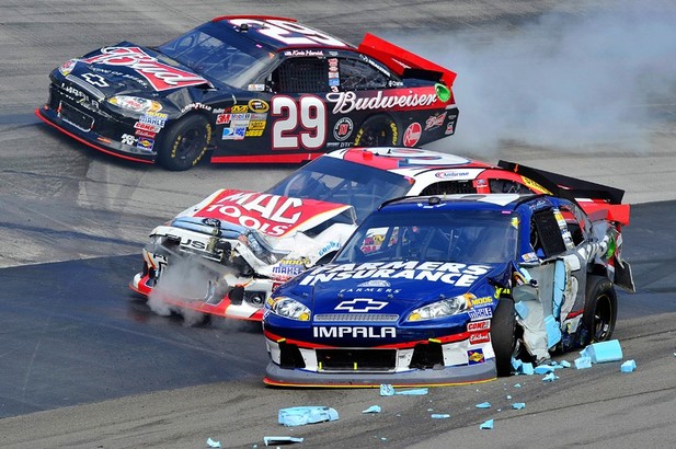 NASCAR, 2012 Food City 500, завал в дебюте NASCAR, 2012 Food City 500, завал в дебюте