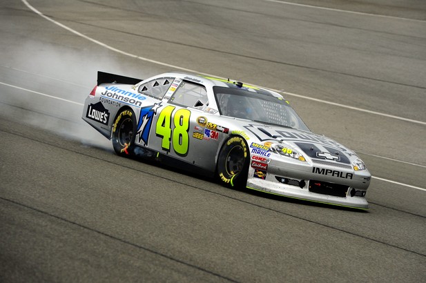 NASCAR, 2012 Auto Club 400, Джимми Джонсон дымится, но не сдается NASCAR, 2012 Auto Club 400, Джимми Джонсон дымится, но не сдается
