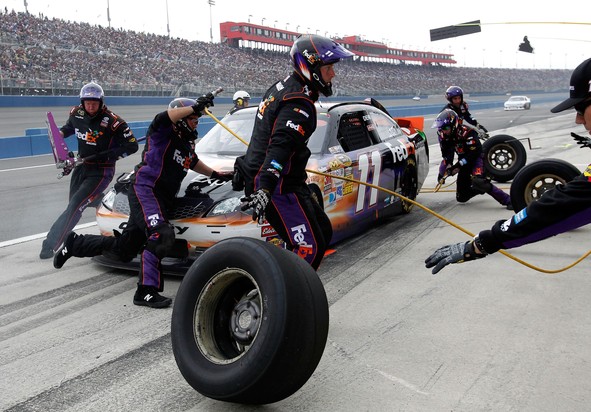 NASCAR, 2012 Auto Club 400, Дэнни Хэмлин на пит-лейн