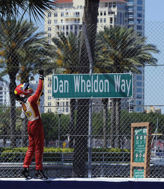 IndyCar, 2012 Honda Grand Prix of St. Petersburg, Хелио Кастроневеш на улице им. Дэна Уилдона