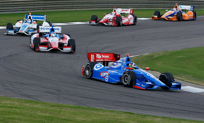 IndyCar, 2012 Honda Indy Grand Prix of Alabama, Дарио Франкитти где-то в середене пелетона IndyCar, 2012 Honda Indy Grand Prix of Alabama, Дарио Франкитти где-то в середене пелетона