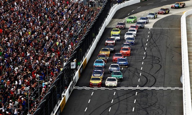 NASCAR, 2012 Goody's Fast Relief 500, последний рестарт