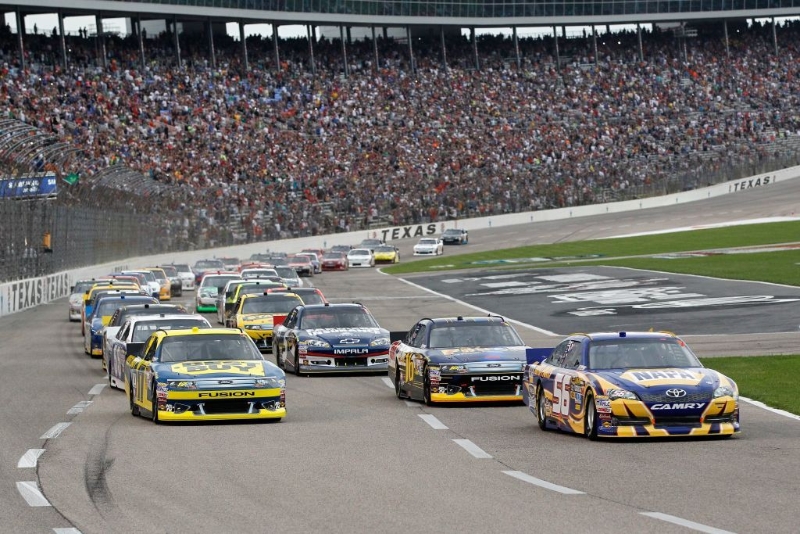 NASCAR, 2012 Samsung Mobile 500, Старт гонки