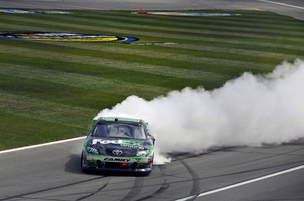 NASCAR, 2012 STP 400, Дэнни Хэмлин на финише NASCAR, 2012 STP 400, Дэнни Хэмлин на финише