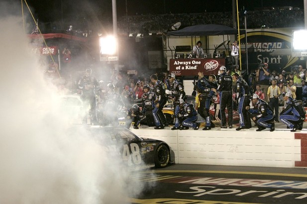 NASCAR, 2012 Bojangles' Southern 500, Джимми Джонсон на финише
