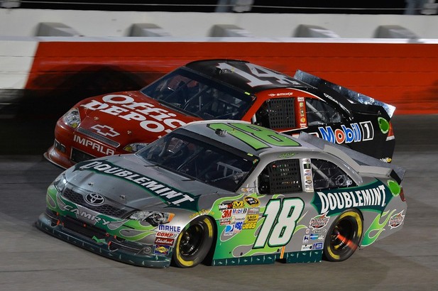 NASCAR, 2012 Bojangles' Southern 500, Кайл Буш, Тони Стюарт NASCAR, 2012 Bojangles' Southern 500, Кайл Буш, Тони Стюарт