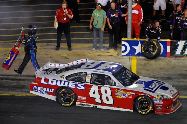 NASCAR, 2012 Coca-Cola 600, Джимми Джонсон, Инцидент на пит-стопе NASCAR, 2012 Coca-Cola 600, Джимми Джонсон, Инцидент на пит-стопе