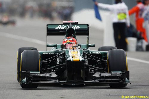 Formula-1, Гран При Канады 2012, Хейки, после того как механики починили его болид, вышел на трассу Formula-1, Гран При Канады 2012, Хейки, после того как механики починили его болид, вышел на трассу