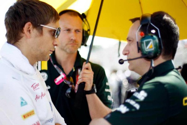 Formula-1, Гран При Канады 2012, Виталий и его инженеры максимально сконцентрированы. Formula-1, Гран При Канады 2012, Виталий и его инженеры максимально сконцентрированы.