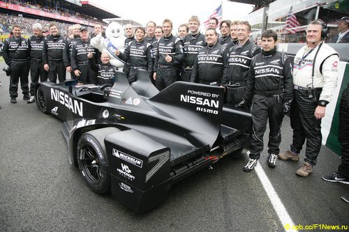 24 часа Ле Мана 2012, дебют Delta Wing Nissan"а на трассе в Ле Мане. 24 часа Ле Мана 2012, дебют Delta Wing Nissan"а на трассе в Ле Мане.