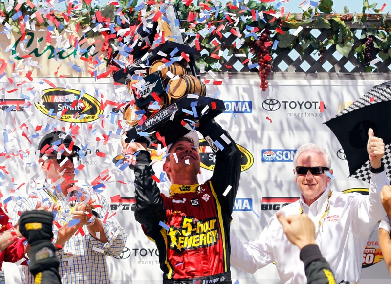 NASCAR, 2012 Toyota/Save Mart 350, Клинт Бойер празднует победу