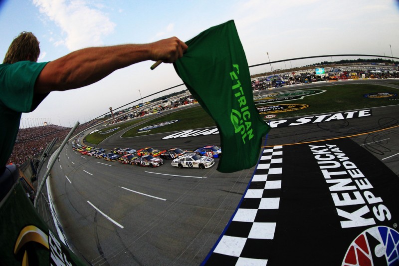Старт гонки 2012 Quaker State 400