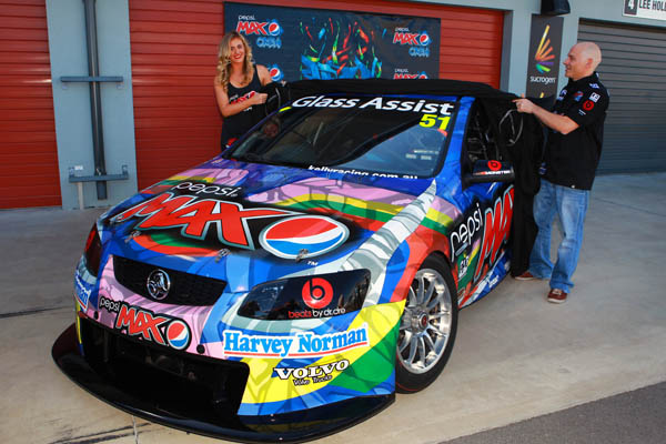 Жак Вильев и Pepsi Max Holden Commodore