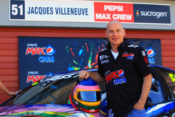Жак Вильнев и Pepsi Max Holden Commodore
