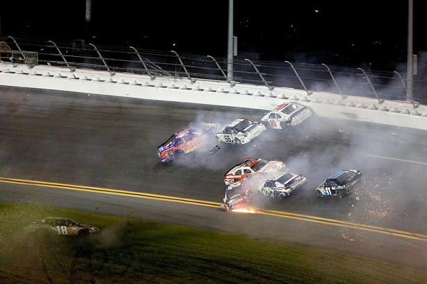 617x33-Cup2012-Daytona2-crash
