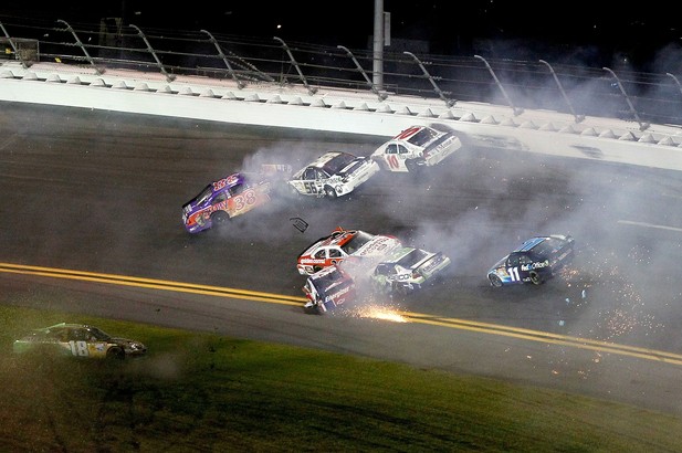 617x36-Cup2012-Daytona2-crash