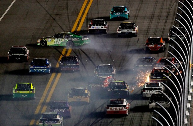 621x30-Cup2012-Daytona2-caution
