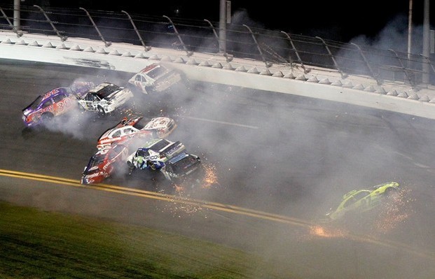 621x34-Cup2012-Daytona2-crash