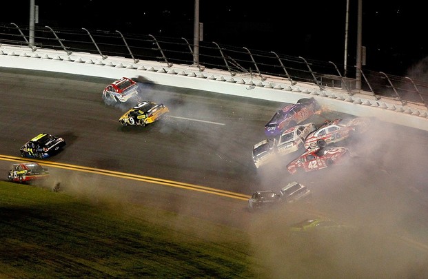 621x35-Cup2012-Daytona2-crash