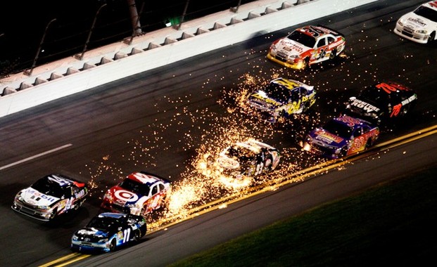 621x46-Cup2012-Daytona2-wreck9