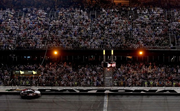 621x51-Cup2012-Daytona2-fans