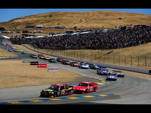 613x459-10-51-SONOMA 2012 15-Clint-Bowyer 51-Kurt-Busch