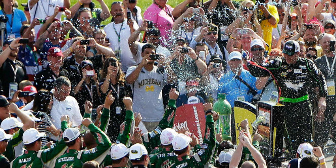 120617112928-earnhardt-wins-toppper-story-top-Brooklyn-Michigan