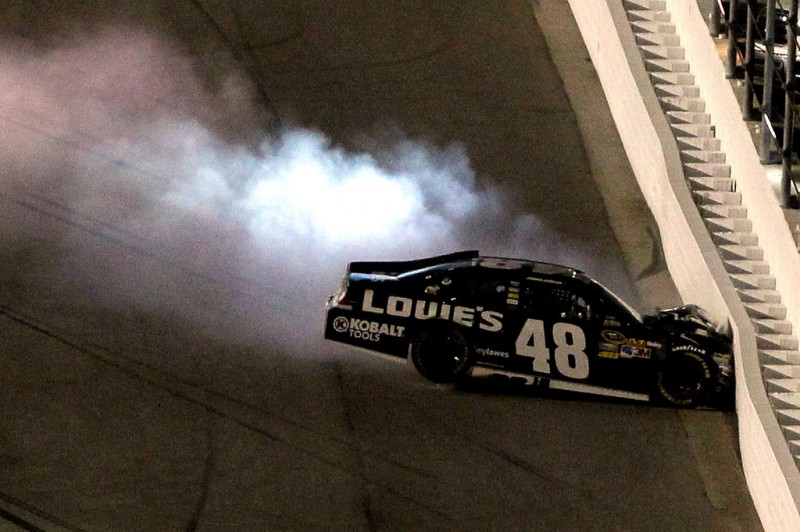 NASCAR, 2012 Coke Zero 400 Powered by Coca-Cola, Jimmie Johnson hits a wall.