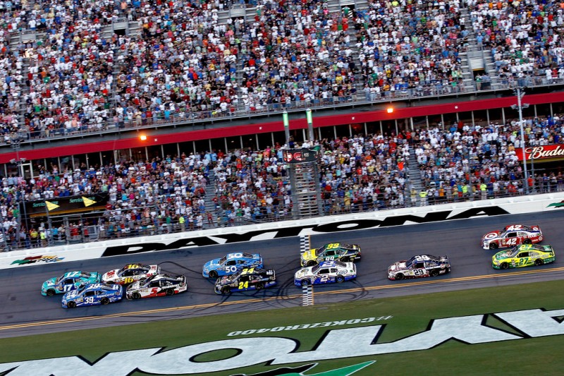 NASCAR, 2012 Coke Zero 400 Powered by Coca-Cola, Race Start, opposite camera.