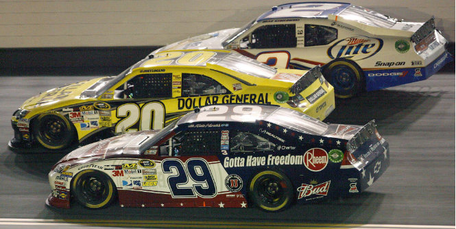 2012 Daytona 400: 3-wide #29 KH, #20 JL, #2 BK 