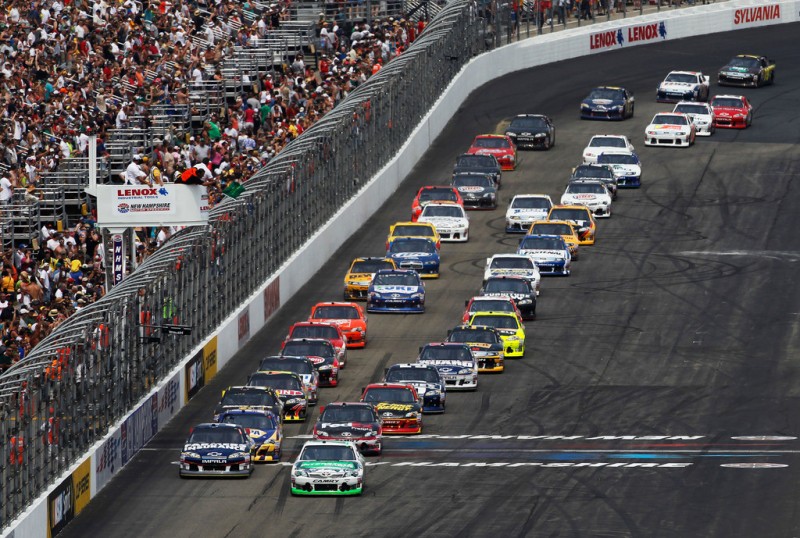NASCAR, 2012 Lenox Industrial Tools 301, Старт гонки