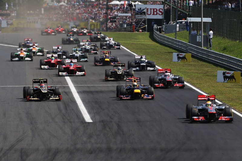 Formula-1, Гран При Венгрии 2012, Льюис Хэмилтон лидирует на старте