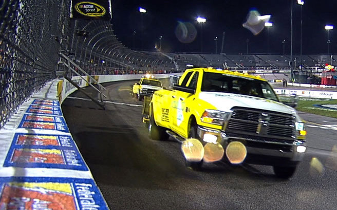 Thunderstorm delays race start at Richmond - Jet dryers continue to dry the track after heavy rains forced a delay to the start of the Chase cutoff