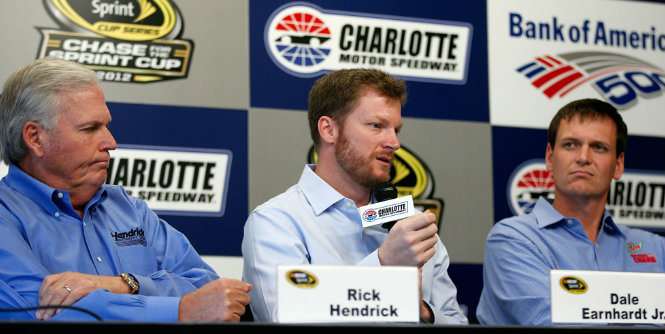 Earnhardt to miss next two Chase for the Sprint Cup races at Charlotte, Kansas. Flanked by team owner Rick Hendrick and crew chief Steve Letarte, Dale Earnhardt Jr. discusses his concussion.
