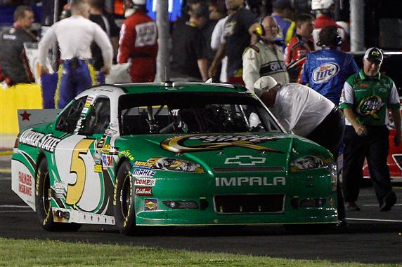 Kasey Kahne recorded the second of three straight wins for Hendrick Motorsports when he prevailed in the 