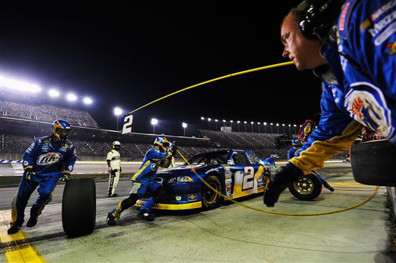 Brad Keselowski's #2 Miller Lite pit crew did some fast work during the 