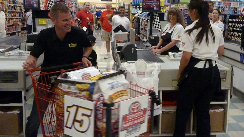 Bowyer counts down to 25th Toyota/Save Mart 350.
Reigning race-winner wheeled around a shopping cart at Sacramento Save Mart ahead of June race 2013.