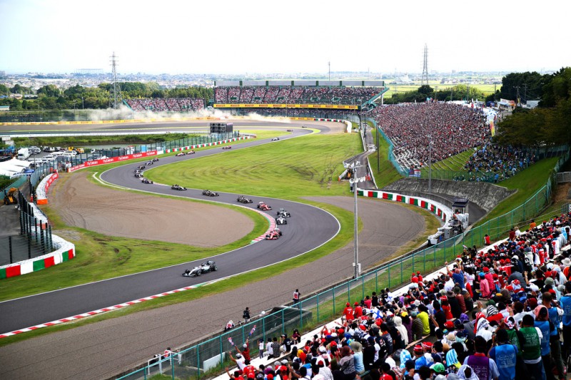 Lewis Hamilton of Great Britain and Mercedes GP drives ahead of Sebastian Vettel of Germany and Ferrari, Valtteri Bottas of Finland and Williams and Nico Rosberg of Germany and Mercedes GP during the Formula One Grand Prix of Japan at Suzuka Circuit on September 27, 2015 in Suzuka, Japan. Lewis Hamilton of Great Britain and Mercedes GP drives ahead of Sebastian Vettel of Germany and Ferrari, Valtteri Bottas of Finland and Williams and Nico Rosberg of Germany and Mercedes GP during the Formula One Grand Prix of Japan at Suzuka Circuit on September 27, 2015 in Suzuka, Japan.