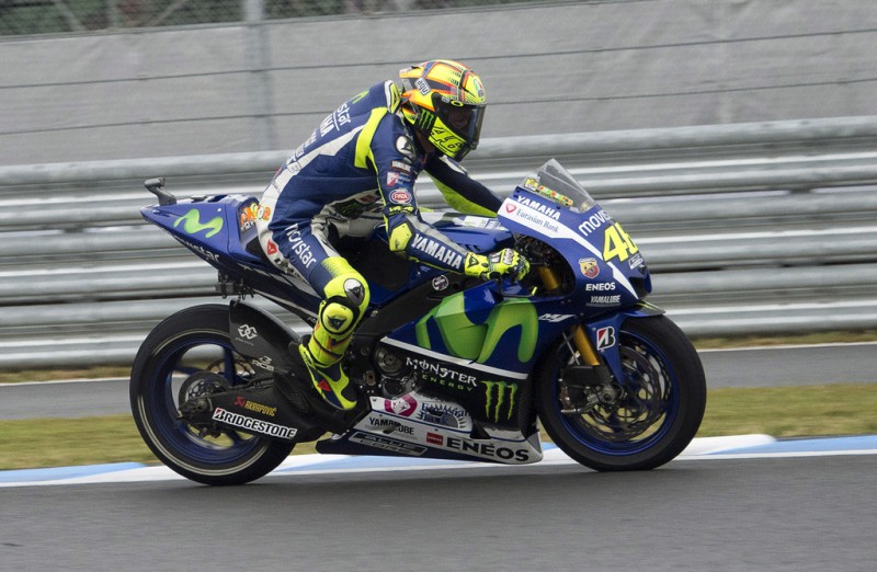 Valentino Rossi of Italy and Movistar Yamaha MotoGG heads down a straight during the MotoGP race during the MotoGP Of Japan - Race at Twin Ring Motegi on October 11, 2015 in Motegi, Japan. Valentino Rossi of Italy and Movistar Yamaha MotoGG heads down a straight during the MotoGP race during the MotoGP Of Japan - Race at Twin Ring Motegi on October 11, 2015 in Motegi, Japan.
