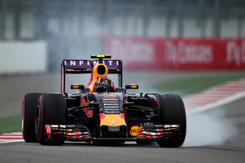 Daniil Kvyat of Russia and Infiniti Red Bull Racing locks up during the Formula One Grand Prix of Russia at Sochi Autodrom on October 11, 2015 in Sochi, Russia. Daniil Kvyat of Russia and Infiniti Red Bull Racing locks up during the Formula One Grand Prix of Russia at Sochi Autodrom on October 11, 2015 in Sochi, Russia.