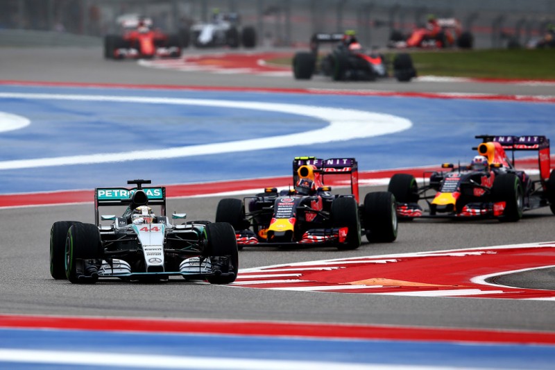 Lewis Hamilton of Great Britain and Mercedes GP leads Daniil Kvyat of Russia and Infiniti Red Bull Racing and Daniel Ricciardo of Australia and Infiniti Red Bull Racing during the United States Formula One Grand Prix at Circuit of The Americas on October 25, 2015 in Austin, United States. Lewis Hamilton of Great Britain and Mercedes GP leads Daniil Kvyat of Russia and Infiniti Red Bull Racing and Daniel Ricciardo of Australia and Infiniti Red Bull Racing during the United States Formula One Grand Prix at Circuit of The Americas on October 25, 2015 in Austin, United States.