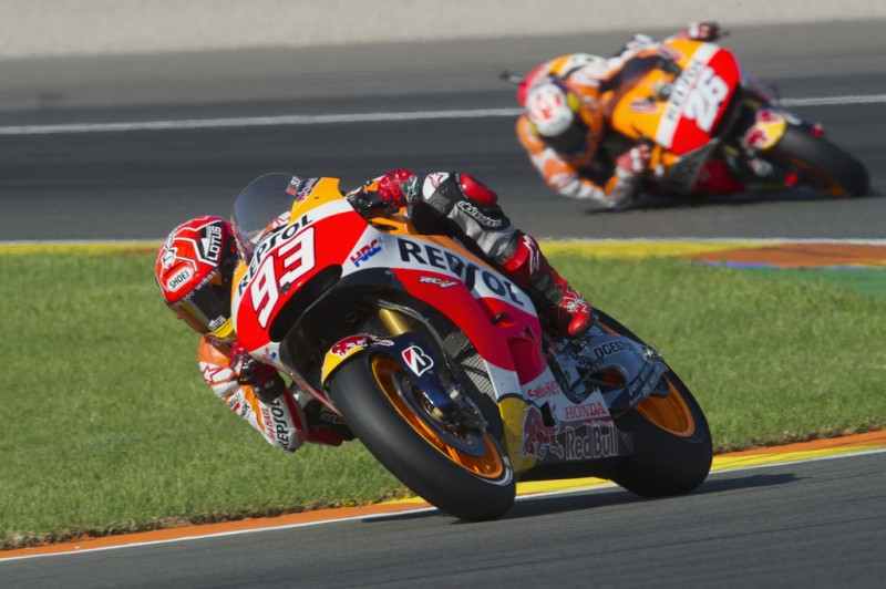 Marc Marquez of Spain and Repsol Honda Team leads the field. during the MotoGP race during the MotoGP of Valencia - Race at Ricardo Tormo Circuit on November 8, 2015 in Valencia, Spain. Marc Marquez of Spain and Repsol Honda Team leads the field. during the MotoGP race during the MotoGP of Valencia - Race at Ricardo Tormo Circuit on November 8, 2015 in Valencia, Spain.