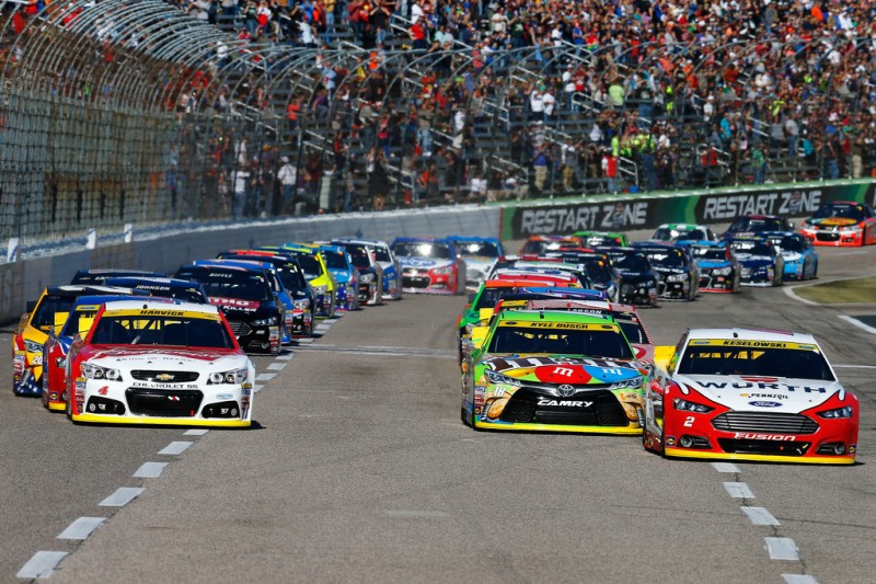 Brad Keselowski, driver of the #2 Wurth Ford, leads the field past the green flag to start the NASCAR Sprint Cup Series AAA Texas 500 at Texas Motor Speedway on November 8, 2015 in Fort Worth, Texas. Brad Keselowski, driver of the #2 Wurth Ford, leads the field past the green flag to start the NASCAR Sprint Cup Series AAA Texas 500 at Texas Motor Speedway on November 8, 2015 in Fort Worth, Texas.